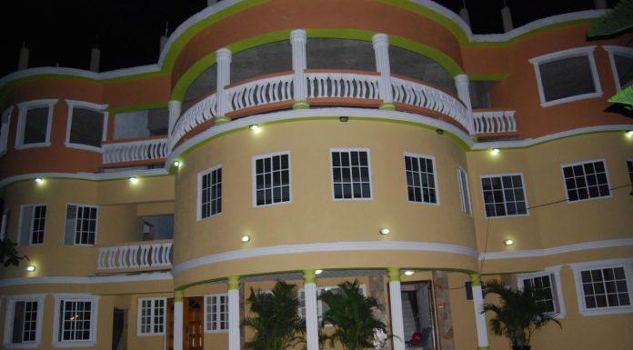 Does Keflavik Airport have free Wi-Fi? Does Keflavik Airport have free Wi-Fi?