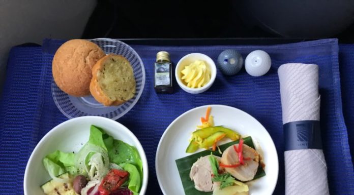 Does Lufthansa give pajamas in business class? Does Lufthansa give pajamas in business class?