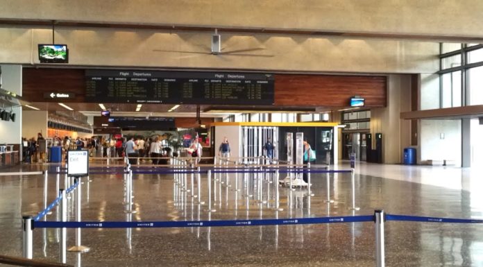 Does Mexico have an international airport? Does Mexico have an international airport?
