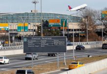 Does Miami airport have lockers? Does Miami airport have lockers?