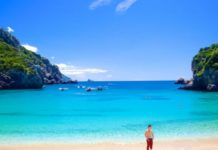 Does Santorini have a beach? Does Santorini have a beach?