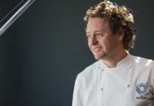 Does Tom Kitchin have a Michelin star? Does Tom Kitchin have a Michelin star?