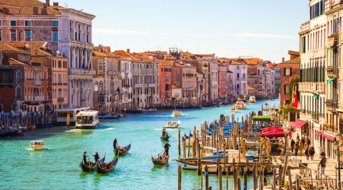 Does Venice have trains? Does Venice have trains?