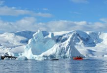 Does anyone live on Spinalonga? Does anyone live on Spinalonga?