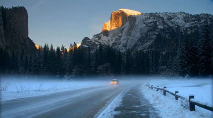 Does it snow in Paris in December? Does it snow in Paris in December?