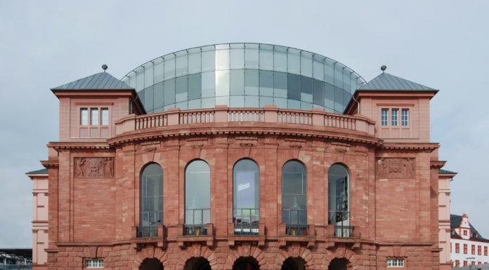 Est-ce que le Louvre est gratuit pour les etudiants ? Est-ce que le Louvre est gratuit pour les etudiants ?