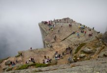 Has anyone died on Pulpit Rock Norway? Has anyone died on Pulpit Rock Norway?