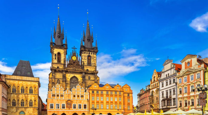 How do I get from Prague airport to Old Town? How do I get from Prague airport to Old Town?