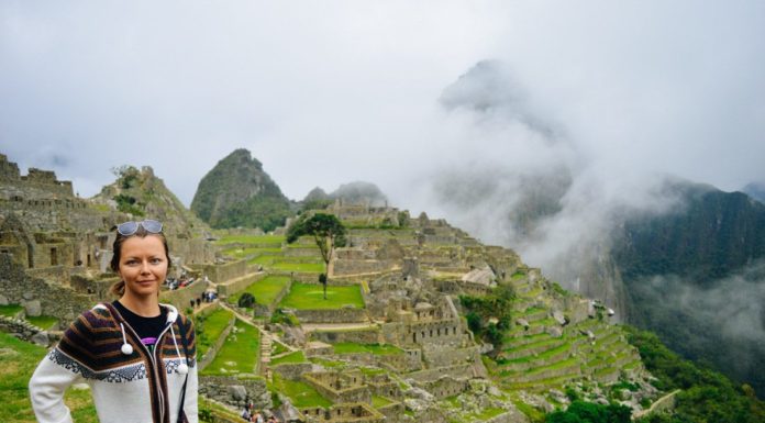 How do I issue a group ticket in Amadeus? How do I issue a group ticket in Amadeus?