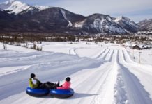 How do airports deal with snow? How do airports deal with snow?