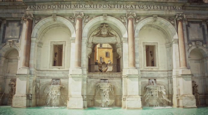 How do fountains in Rome work? How do fountains in Rome work?