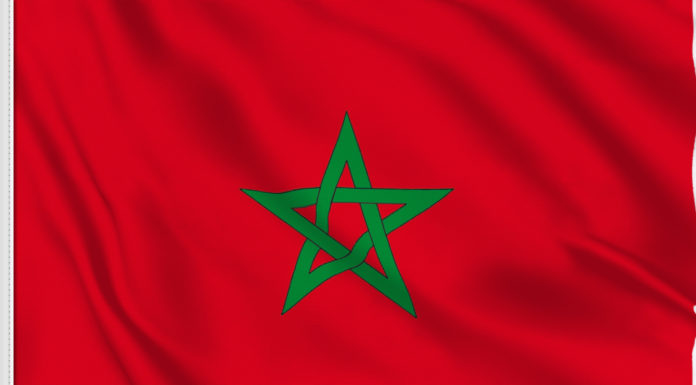 How do you greet a Moroccan? How do you greet a Moroccan?