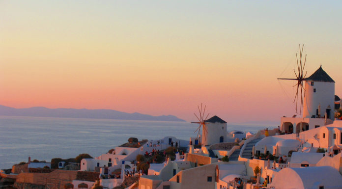 How do you plan a honeymoon in Greece? How do you plan a honeymoon in Greece?