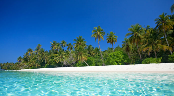 How far is Santo Domingo to the beach? How far is Santo Domingo to the beach?