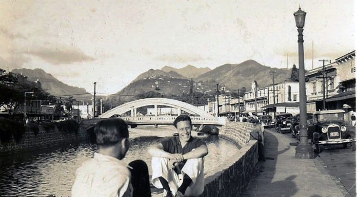 How far is Waikiki from Chinatown? How far is Waikiki from Chinatown?