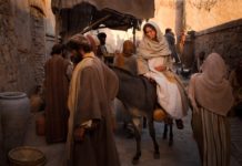How long did Mary and Joseph stay in Bethlehem? How long did Mary and Joseph stay in Bethlehem?