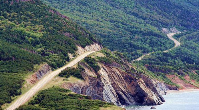 How long does it take to drive around Kakadu? How long does it take to drive around Kakadu?
