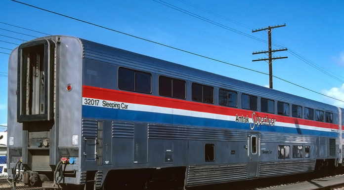 How long is Amtrak from LA to San Diego? How long is Amtrak from LA to San Diego?