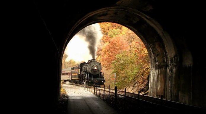 How long is the light show at the pyramids? How long is the light show at the pyramids?