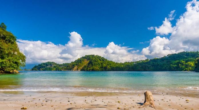 How many beaches does Manuel Antonio have? How many beaches does Manuel Antonio have?