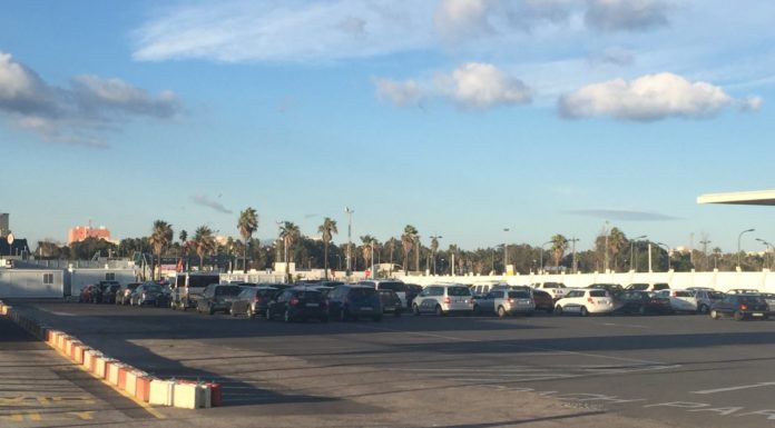 How many cigs can I bring back from Gibraltar? How many cigs can I bring back from Gibraltar?