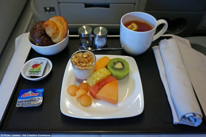 How many meals are served on Qatar Airways?