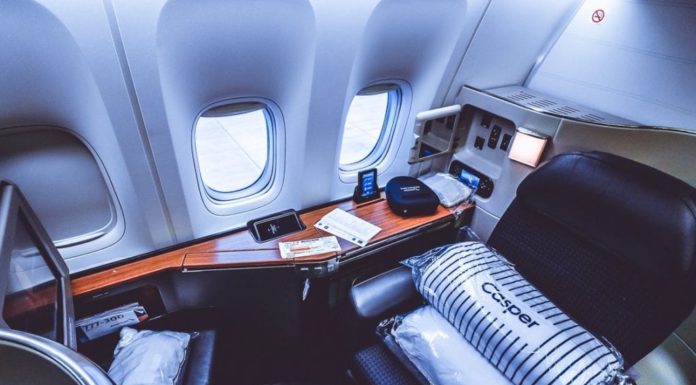 How many seats does a 777 300er have? How many seats does a 777 300er have?
