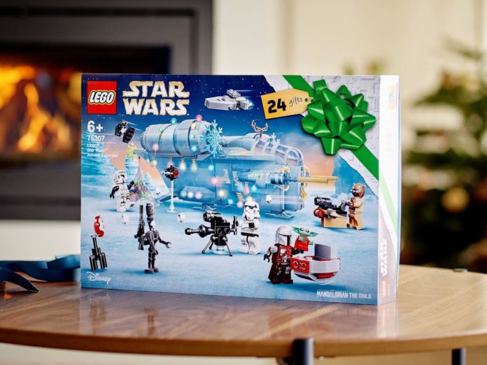 How many stores does LEGO have 2021?