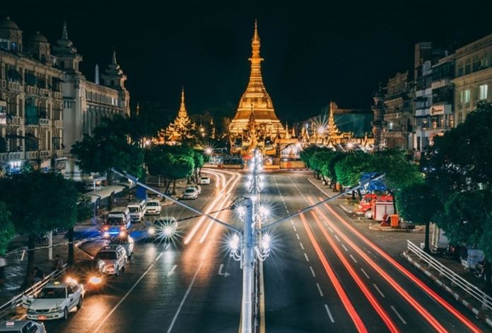 How much are taxis in Yangon?