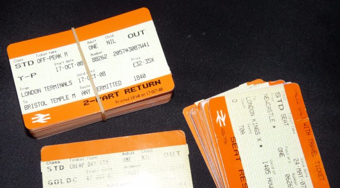 How much does a Manchester United ticket cost? How much does a Manchester United ticket cost?