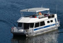How much does it cost to charter a boat on Lake Michigan? How much does it cost to charter a boat on Lake Michigan?