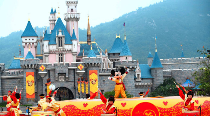 How much does it cost to go to Disneyland Hong Kong? How much does it cost to go to Disneyland Hong Kong?