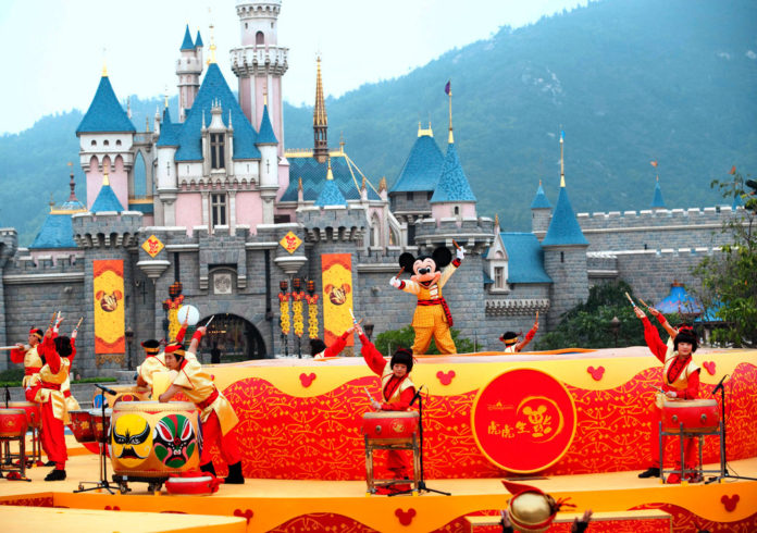 How much does it cost to go to Disneyland Hong Kong?