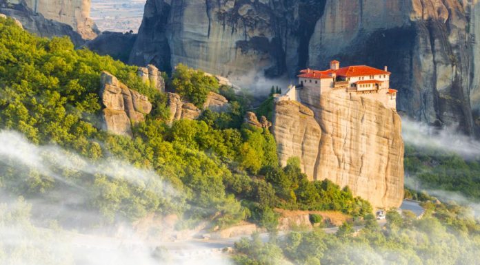 How much does it cost to go to Greece for 2 weeks? How much does it cost to go to Greece for 2 weeks?