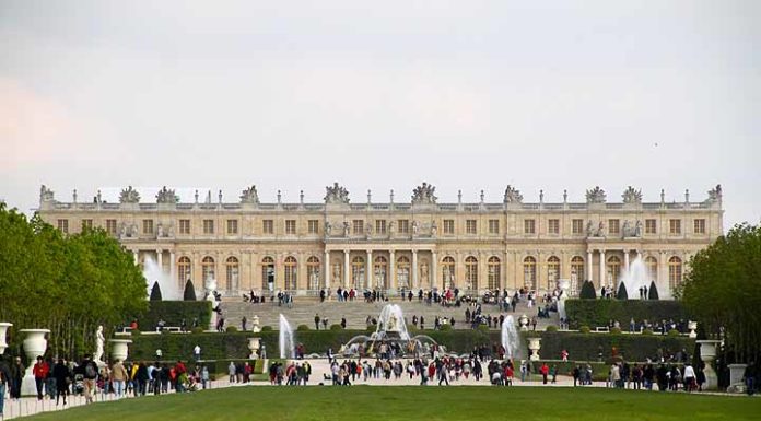 How much does it cost to go to Nijo Castle? How much does it cost to go to Nijo Castle?