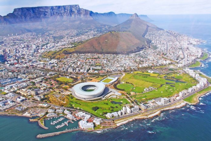 How much does it cost to go to Table Mountain?