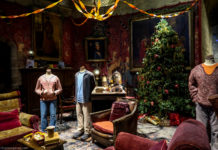 How much is Warner Bros Deluxe Tour? How much is Warner Bros Deluxe Tour?