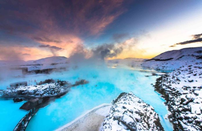 How much is a taxi from Reykjavík to the Blue Lagoon?