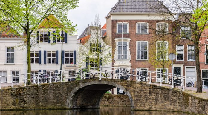 How much is a train ride from Amsterdam to Belgium? How much is a train ride from Amsterdam to Belgium?