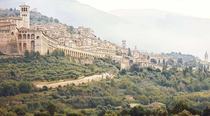 Is Assisi Italy worth visiting? Is Assisi Italy worth visiting?
