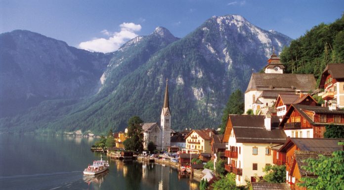 Is Austria more beautiful than Switzerland? Is Austria more beautiful than Switzerland?