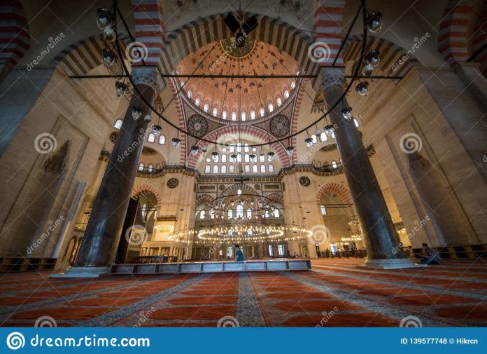 Is Blue Mosque and Suleiman mosque same?