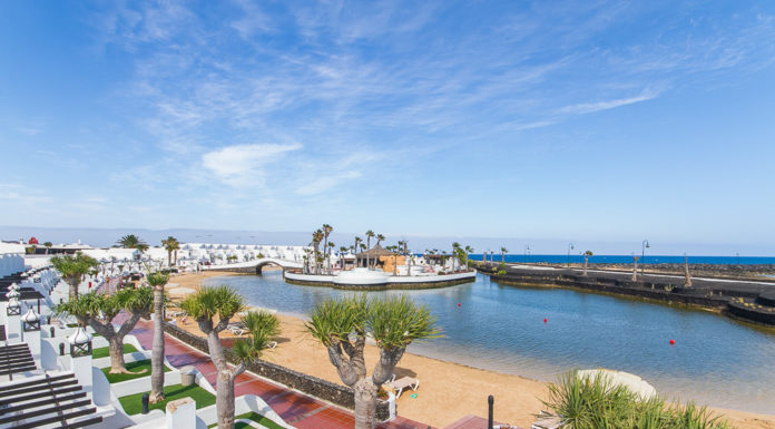 Is Fuerteventura nicer than Lanzarote? Is Fuerteventura nicer than Lanzarote?