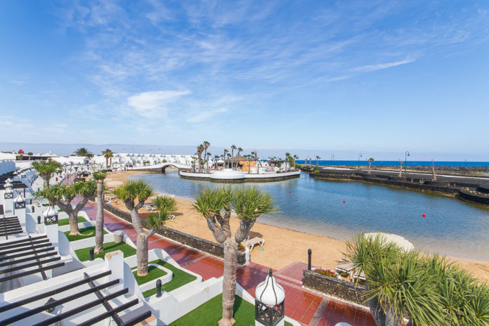 Is Fuerteventura nicer than Lanzarote?