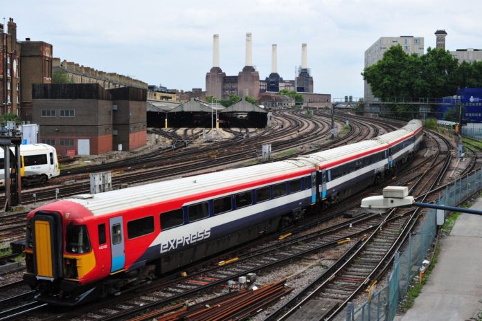 Is Gatwick Express running from Victoria?