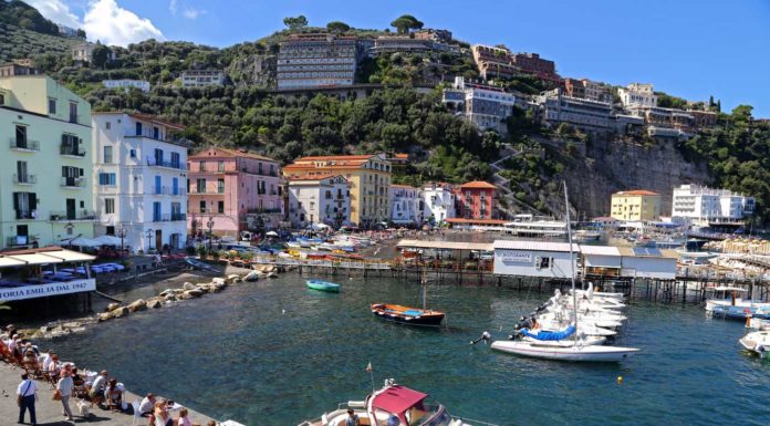 Is Naples worth a day trip from Rome? Is Naples worth a day trip from Rome?