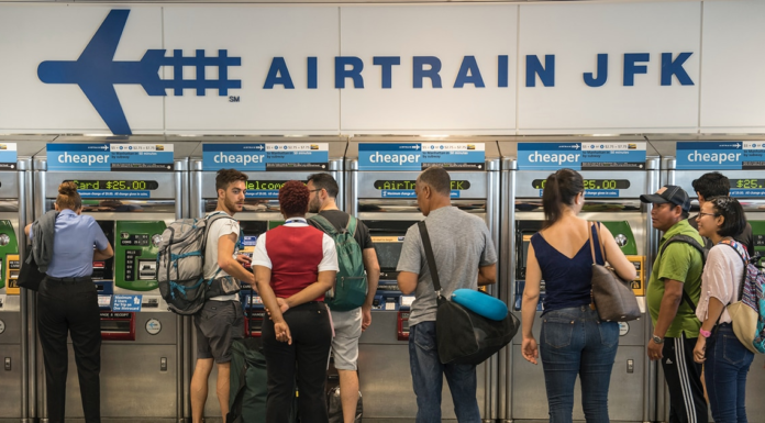 Is Newark or JFK closer to Manhattan? Is Newark or JFK closer to Manhattan?