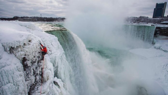 Is Niagara Falls frozen right now?