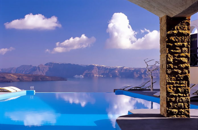 Is Santorini good for honeymoon?