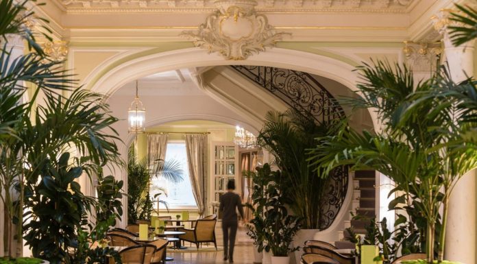 Is St Tropez near Monte Carlo? Is St Tropez near Monte Carlo?